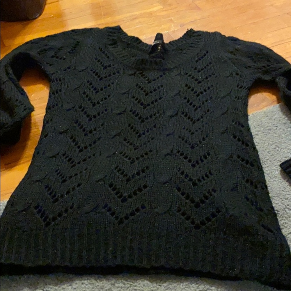 Long black sweater. Rue 21.